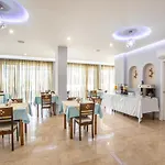Panorama Hotel 2*